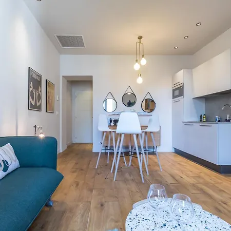 Refined & Cozy 1 Bedroom Downtown 아파트 *