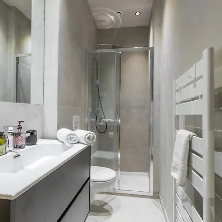 Refined & Cozy 1 Bedroom Downtown