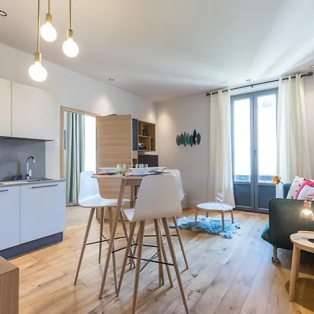 דירה Refined & Cozy 1 Bedroom Downtown ניס