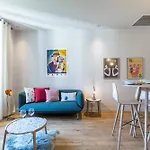 Refined & Cozy 1 Bedroom Downtown شقة نيس
