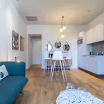 Refined & Cozy 1 Bedroom Downtown شقة *