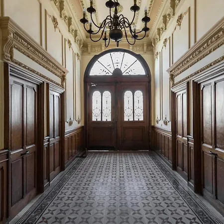Refined & Cozy 1 Bedroom Downtown نيس